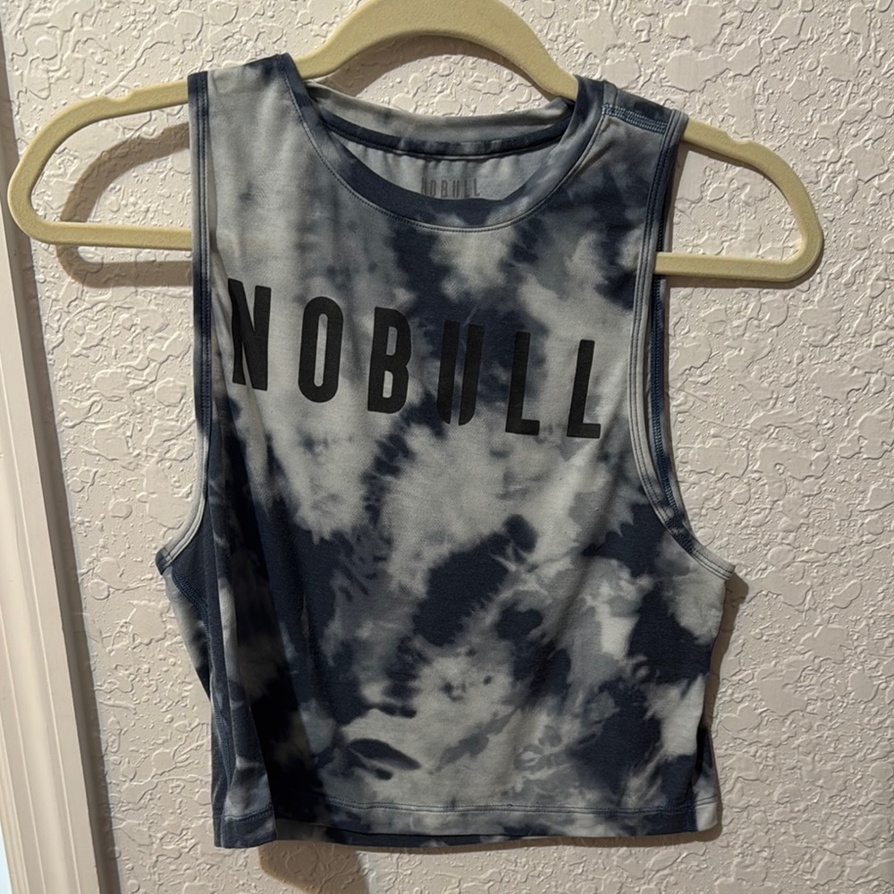 NOBULL Black and Gray Graphic Muscle Tee Crop